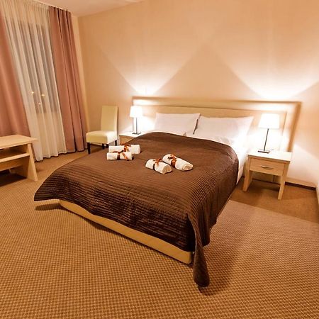 Wiatraczna Hotell Warszawa Exteriör bild